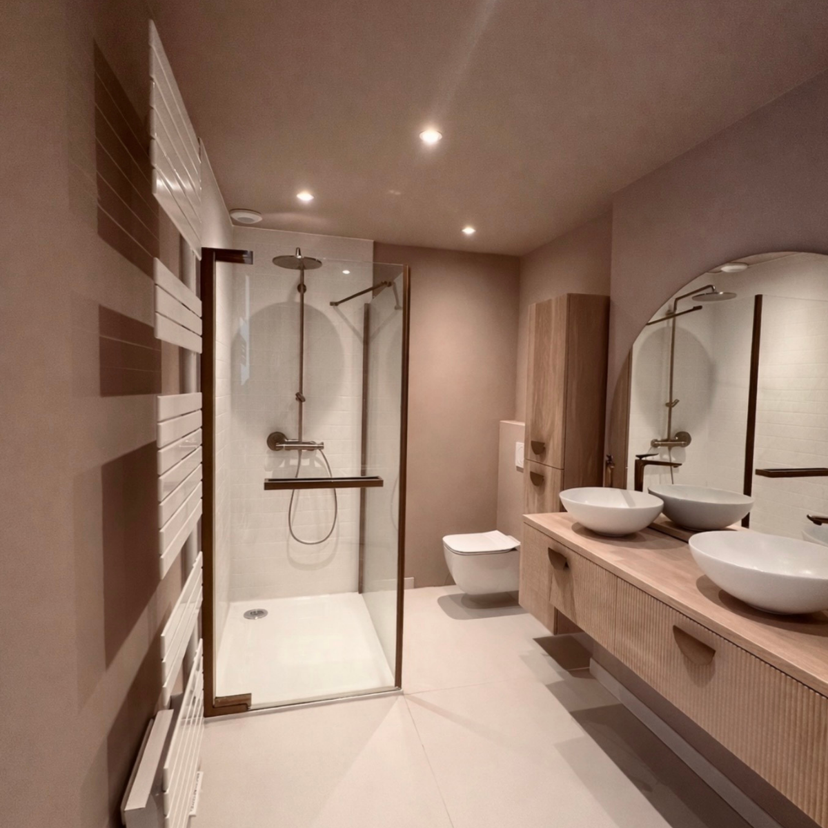 Salle de bain après rénovation peinture intérieure – projet La rosée
