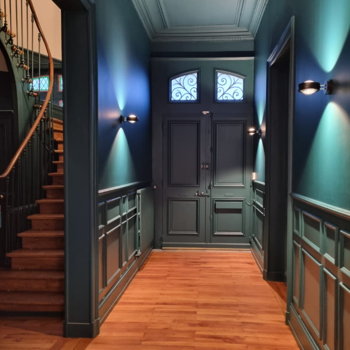 Peinture intérieure d’une maison angevine avec mise en peinture des boiseries – projet Proust